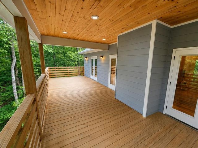 330 Glenridge Drive, Cleveland, GA 30528