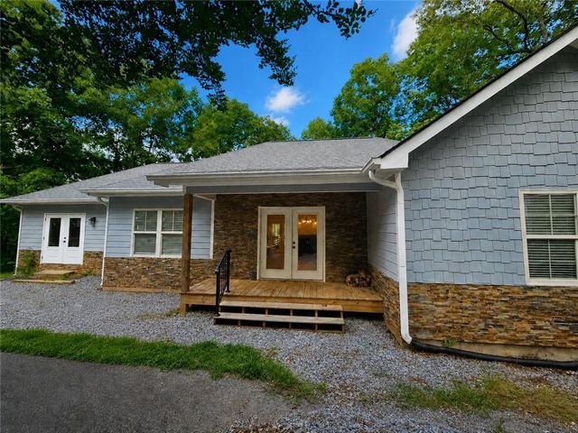 330 Glenridge Drive, Cleveland, GA 30528