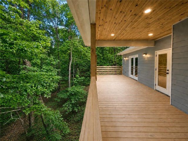 330 Glenridge Drive, Cleveland, GA 30528