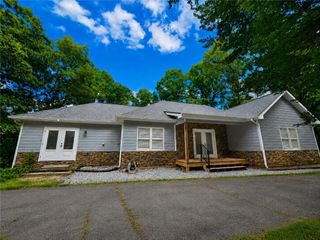 330 Glenridge Drive, Cleveland, GA 30528
