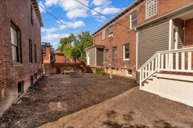 751 Van Dyke Street, Detroit, MI 48214