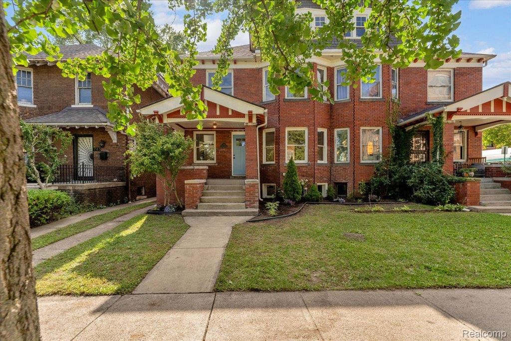 751 Van Dyke Street, Detroit, MI 48214