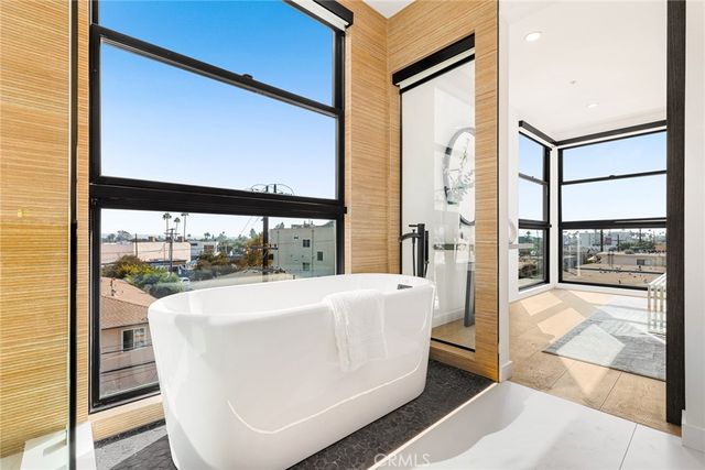 3975 Frances Avenue, West Los Angeles, CA 90066