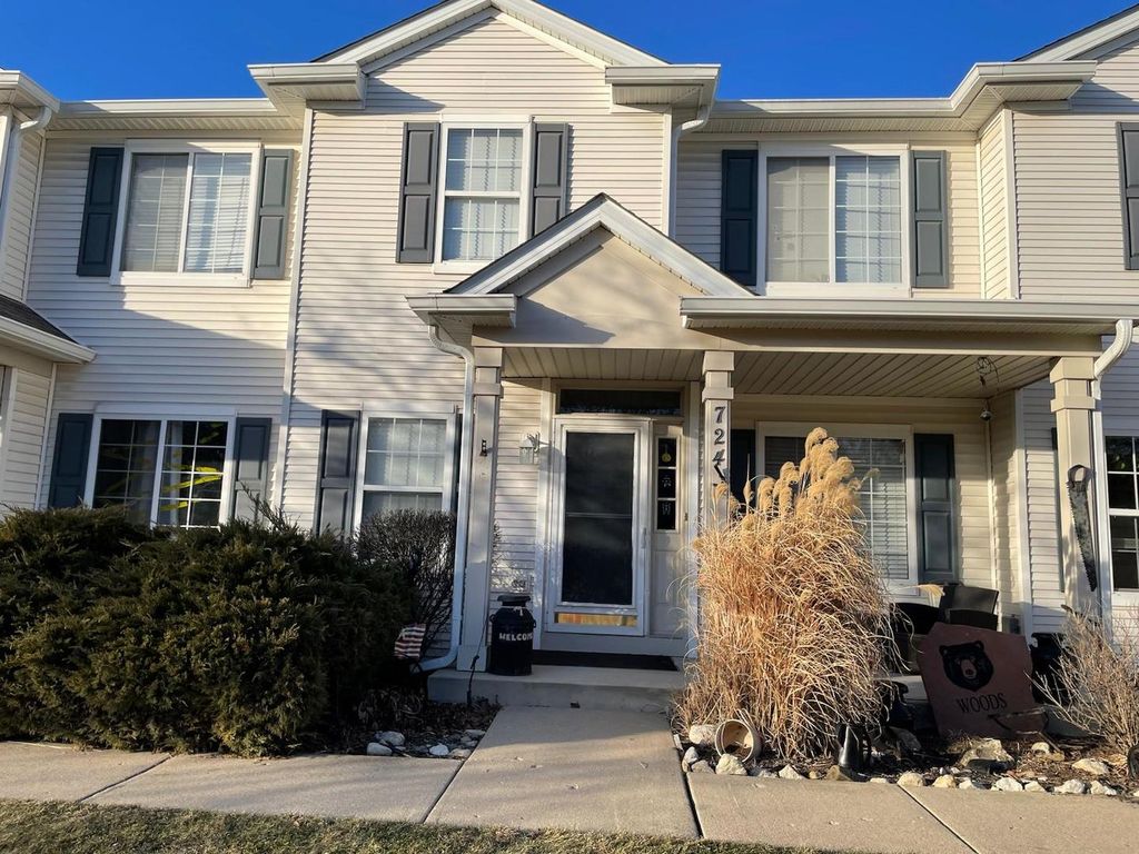 724 COUNTY LINE Road 724, Aurora, IL 60502