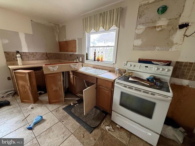 105 HAMPTON ST, Bridgeton, NJ 08302