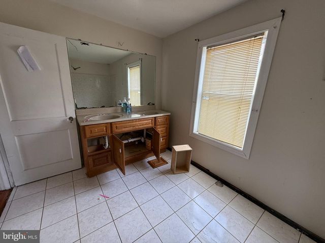 105 HAMPTON ST, Bridgeton, NJ 08302