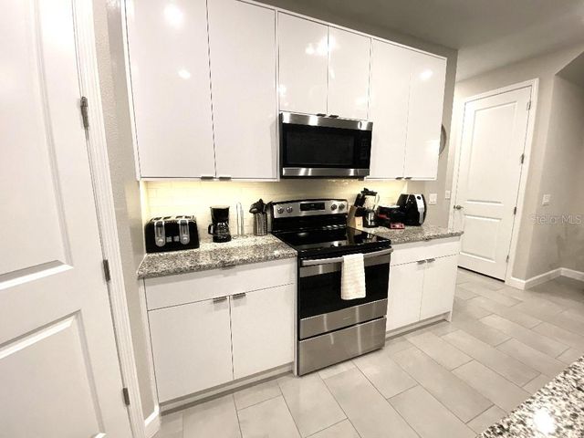 8004 FORMOSA VALLEY PLACE, Kissimmee, FL 34747