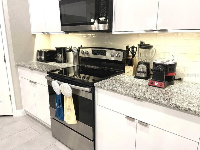 8004 FORMOSA VALLEY PLACE, Kissimmee, FL 34747