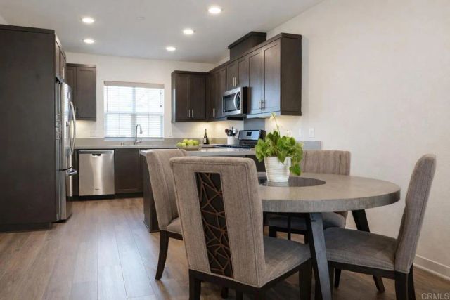 877 Blackstone Drive, San Marcos, CA 92078