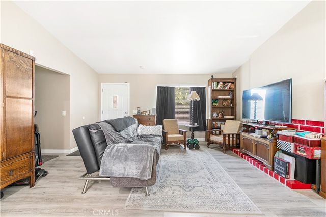 13200 13202 Wentworth Street, Arleta, CA 91331