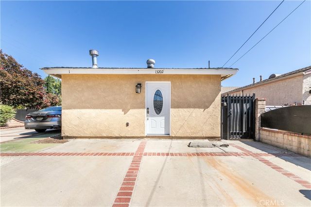 13200 13202 Wentworth Street, Arleta, CA 91331