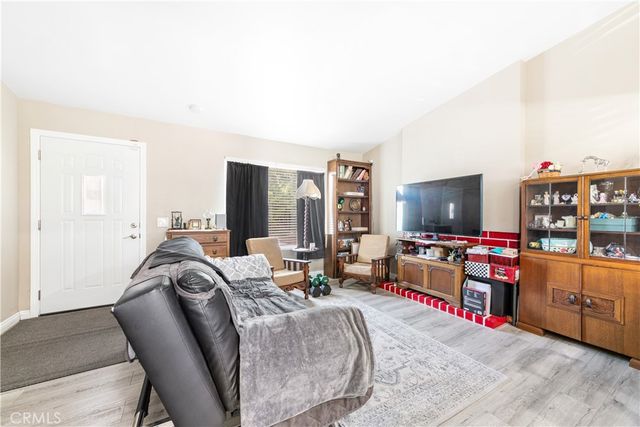 13200 13202 Wentworth Street, Arleta, CA 91331