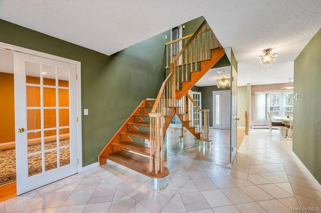 109 Virginia Avenue, Lake Grove, NY 11755