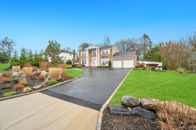 109 Virginia Avenue, Lake Grove, NY 11755