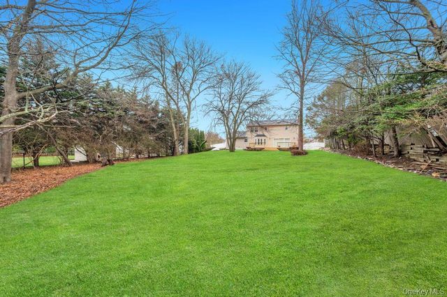 109 Virginia Avenue, Lake Grove, NY 11755