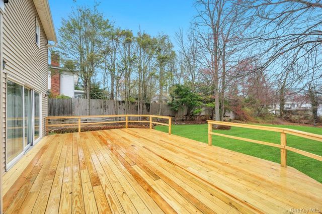 109 Virginia Avenue, Lake Grove, NY 11755