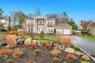 109 Virginia Avenue, Lake Grove, NY 11755