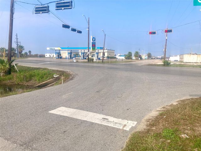 3005 Highway 87, Crystal Beach, TX 77650