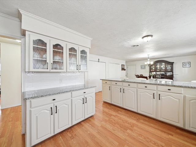 1215 Tarpley Avenue, Dallas, TX 75211