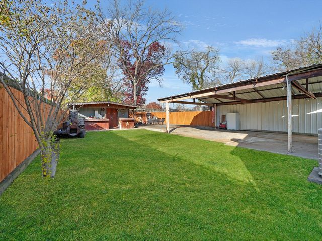 1215 Tarpley Avenue, Dallas, TX 75211