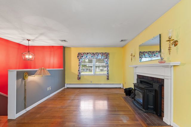 191 Worfield Circle, Bristol, NH 03222