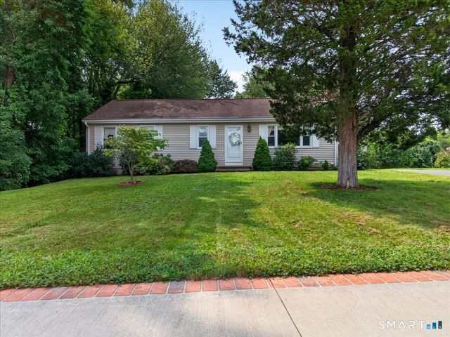 1324 Boston Post Road, Old Saybrook, CT 06475