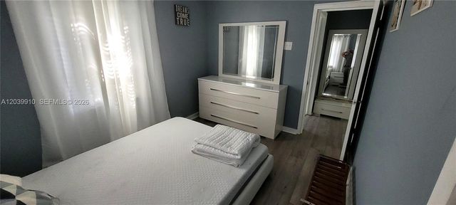 104 NE 5th St, Fort Lauderdale, FL 33301
