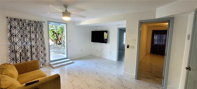 104 NE 5th St, Fort Lauderdale, FL 33301