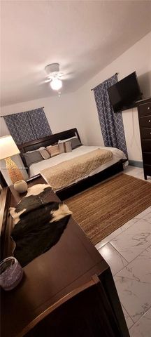 104 NE 5th St, Fort Lauderdale, FL 33301
