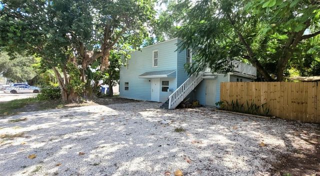 104 NE 5th St, Fort Lauderdale, FL 33301