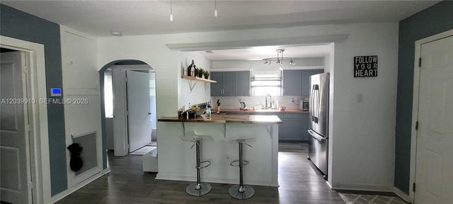 104 NE 5th St, Fort Lauderdale, FL 33301