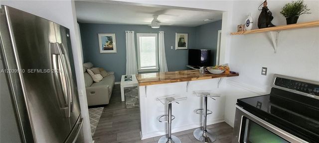 104 NE 5th St, Fort Lauderdale, FL 33301