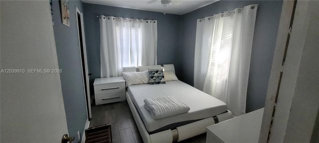 104 NE 5th St, Fort Lauderdale, FL 33301