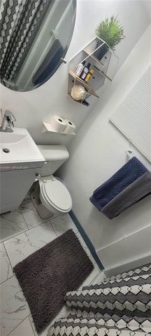 104 NE 5th St, Fort Lauderdale, FL 33301