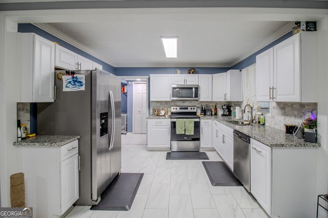 579 Lynmore Avenue, Macon, GA 31206