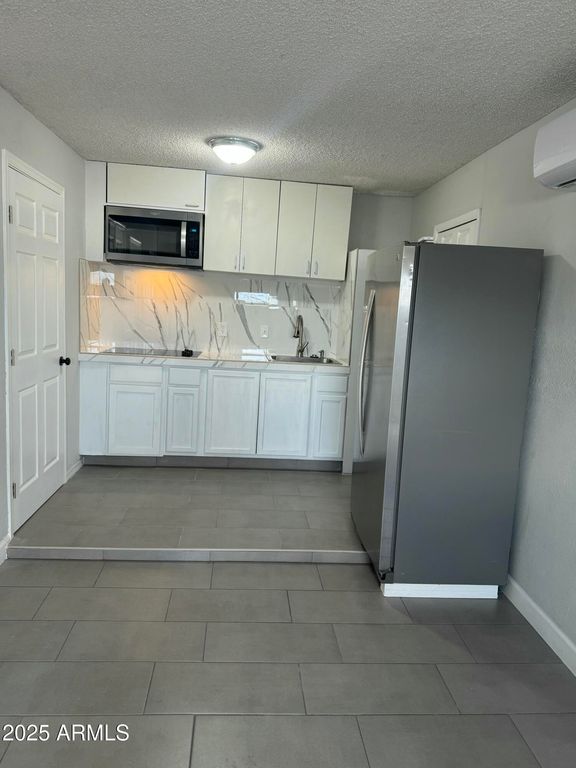 13824 N 33rd Drive 1, Phoenix, AZ 85053