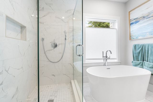 638 Webster St 638, Needham, MA 02492