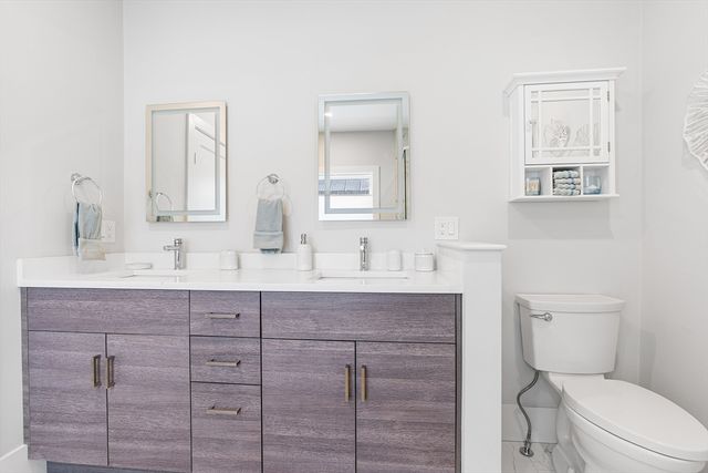 638 Webster St 638, Needham, MA 02492