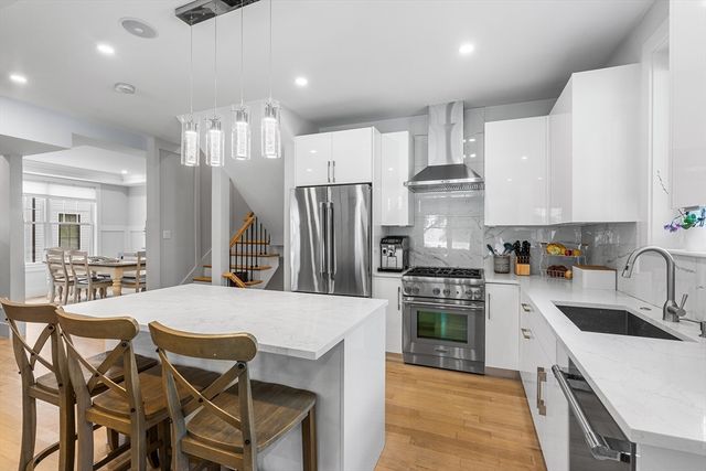 638 Webster St 638, Needham, MA 02492