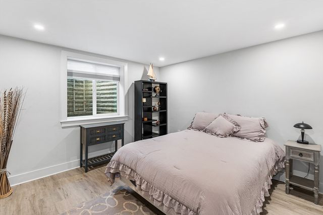 638 Webster St 638, Needham, MA 02492