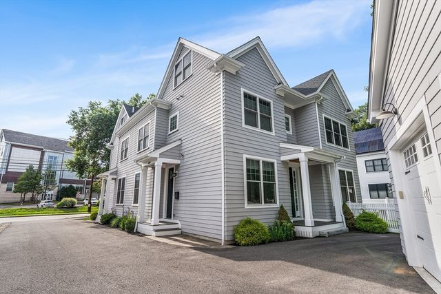 638 Webster St 638, Needham, MA 02492