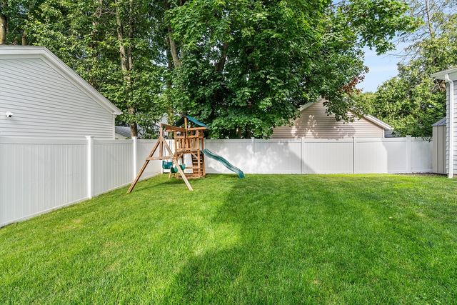 638 Webster St 638, Needham, MA 02492