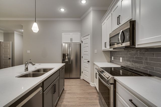 8247 Heritage Glen Drive, Red Oak, TX 75154
