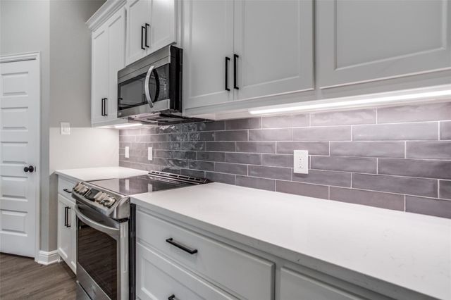 8247 Heritage Glen Drive, Red Oak, TX 75154
