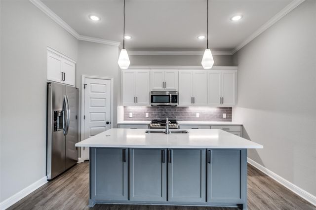 8247 Heritage Glen Drive, Red Oak, TX 75154