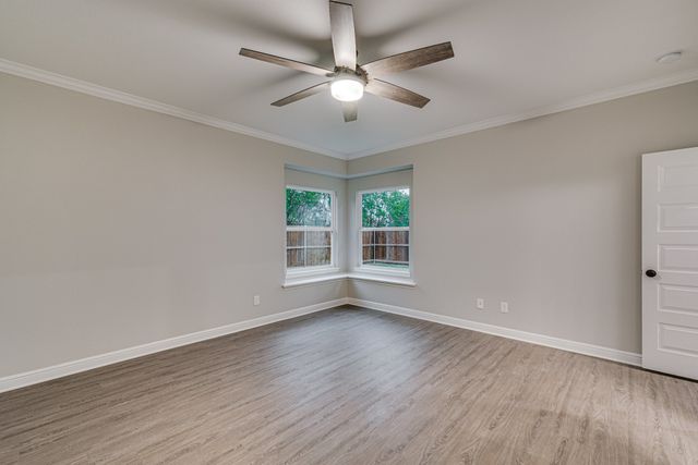 8247 Heritage Glen Drive, Red Oak, TX 75154