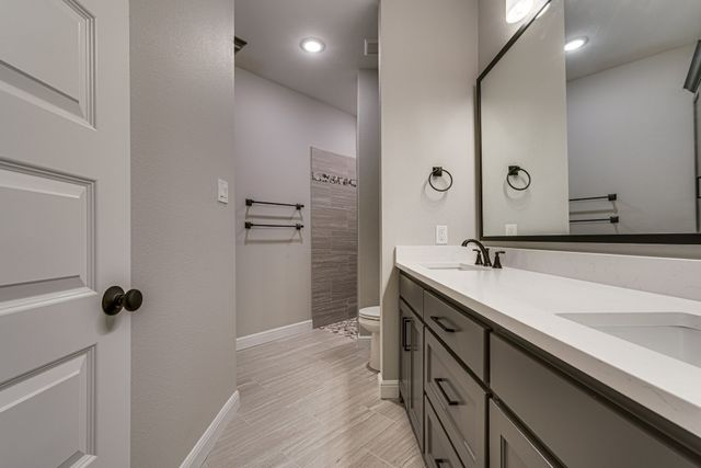 8247 Heritage Glen Drive, Red Oak, TX 75154