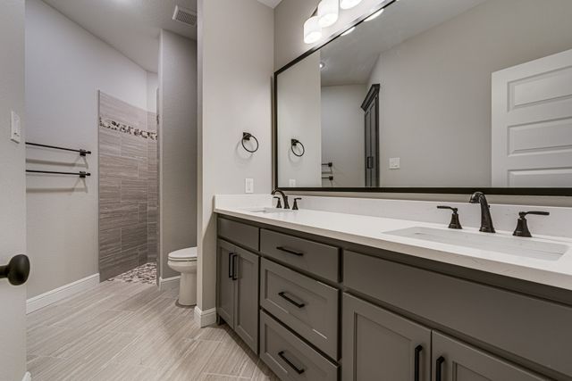 8247 Heritage Glen Drive, Red Oak, TX 75154