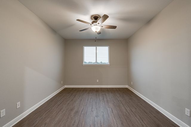 8247 Heritage Glen Drive, Red Oak, TX 75154