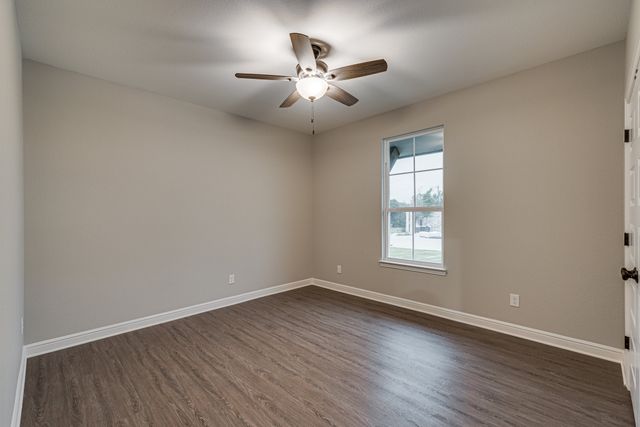 8247 Heritage Glen Drive, Red Oak, TX 75154